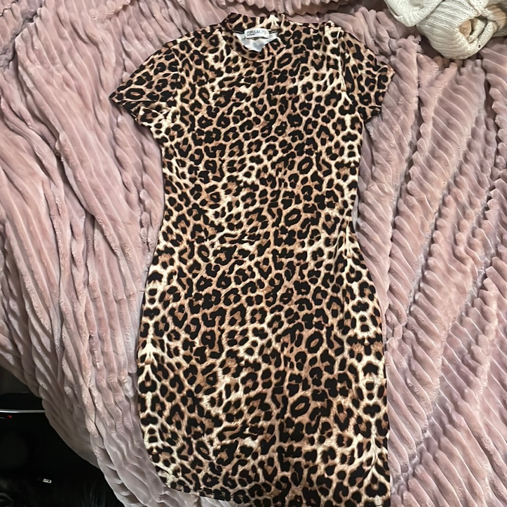 Leopard print short sleeved dress